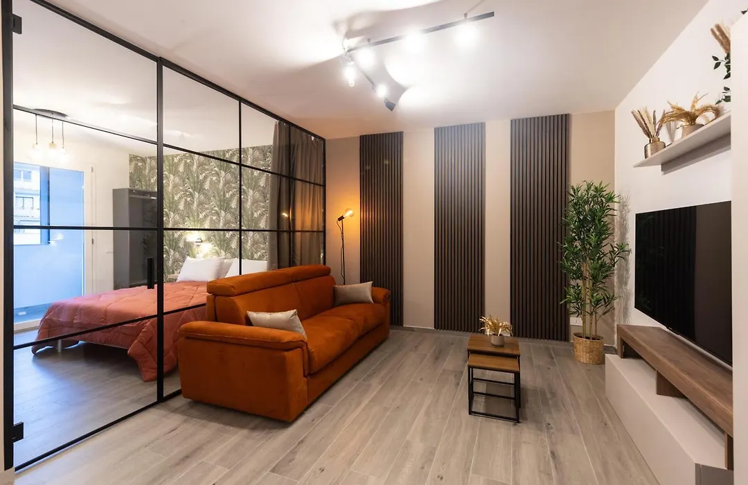 Urban Chic Luxury Suite Apartments-1